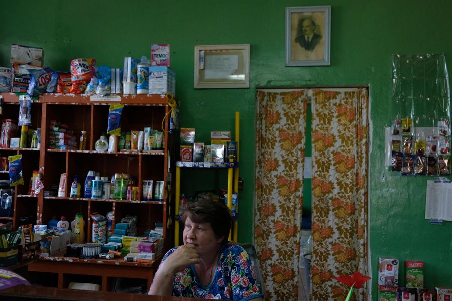 На почте до сих пор висит портрет Ленина. Дачники просили его продать, но почтальоны отказываются На почте до сих пор висит портрет Ленина. Дачники просили его продать, но почтальоны отказываются