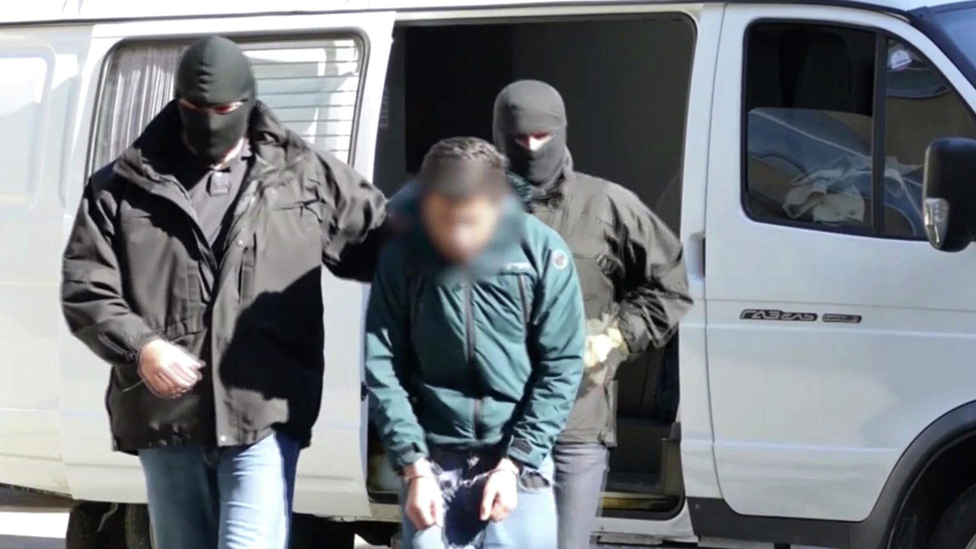 Сотрудники ФСБ во время задержания подозреваемого в подготовке террористического акта в Ставропольском крае - РИА Новости, 1920, 27.05.2021