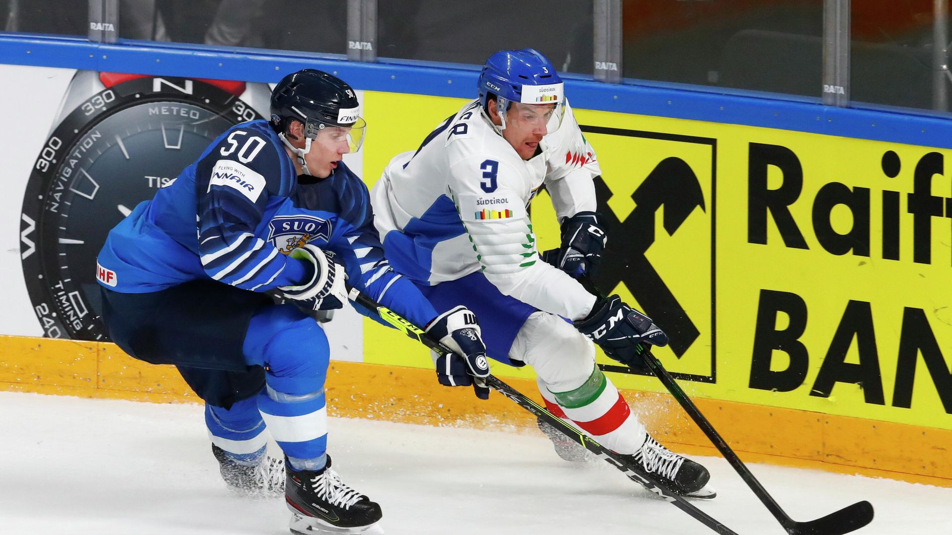 Ice Hockey - IIHF World Ice Hockey Championship 2021 - Group B - Finland v Italy - Arena Riga, Riga, Latvia - May 27, 2021 Finland's Miika Koivisto in action with Italy's Markus Gander REUTERS/Ints Kalnins Ice Hockey - IIHF World Ice Hockey Championship 2021 - Group B - Finland v Italy - Arena Riga, Riga, Latvia - May 27, 2021 Finland's Miika Koivisto in action with Italy's Markus Gander REUTERS/Ints Kalnins - РИА Новости, 1920, 27.05.2021