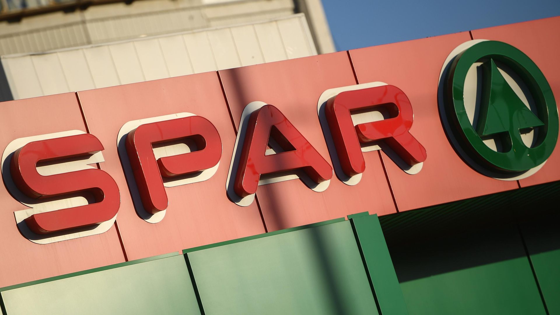 Вывеска супермаркета Spar в Москве Вывеска супермаркета Spar в Москве - РИА Новости, 1920, 28.05.2021