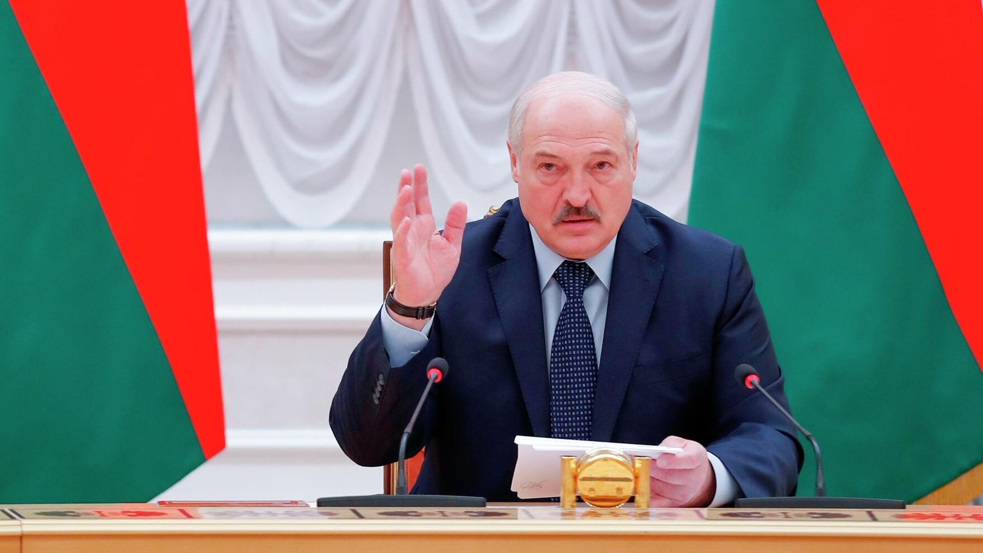 Президент Белоруссии Александр Лукашенко принимает участие в заседании Совета глав правительств СНГ Президент Белоруссии Александр Лукашенко принимает участие в заседании Совета глав правительств СНГ - РИА Новости, 1920, 02.07.2021