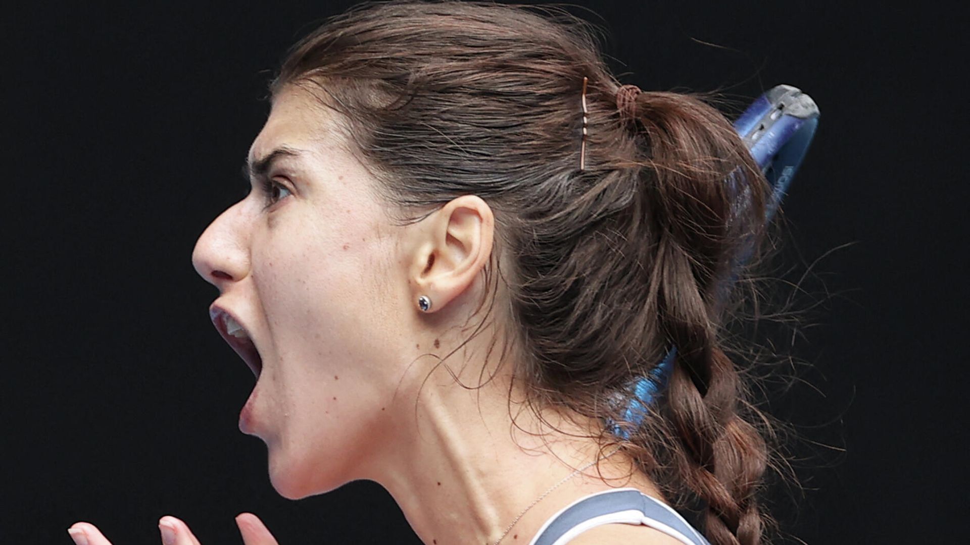 Romania's Sorana Cirstea reacts as she plays against Czech Republic's Marketa Vondrousova during their women's singles match on day five of the Australian Open tennis tournament in Melbourne on February 12, 2021. (Photo by David Gray / AFP) / -- IMAGE RESTRICTED TO EDITORIAL USE - STRICTLY NO COMMERCIAL USE -- Romania's Sorana Cirstea reacts as she plays against Czech Republic's Marketa Vondrousova during their women's singles match on day five of the Australian Open tennis tournament in Melbourne on February 12, 2021. (Photo by David Gray / AFP) / -- IMAGE RESTRICTED TO EDITORIAL USE - STRICTLY NO COMMERCIAL USE -- - РИА Новости, 1920, 28.05.2021