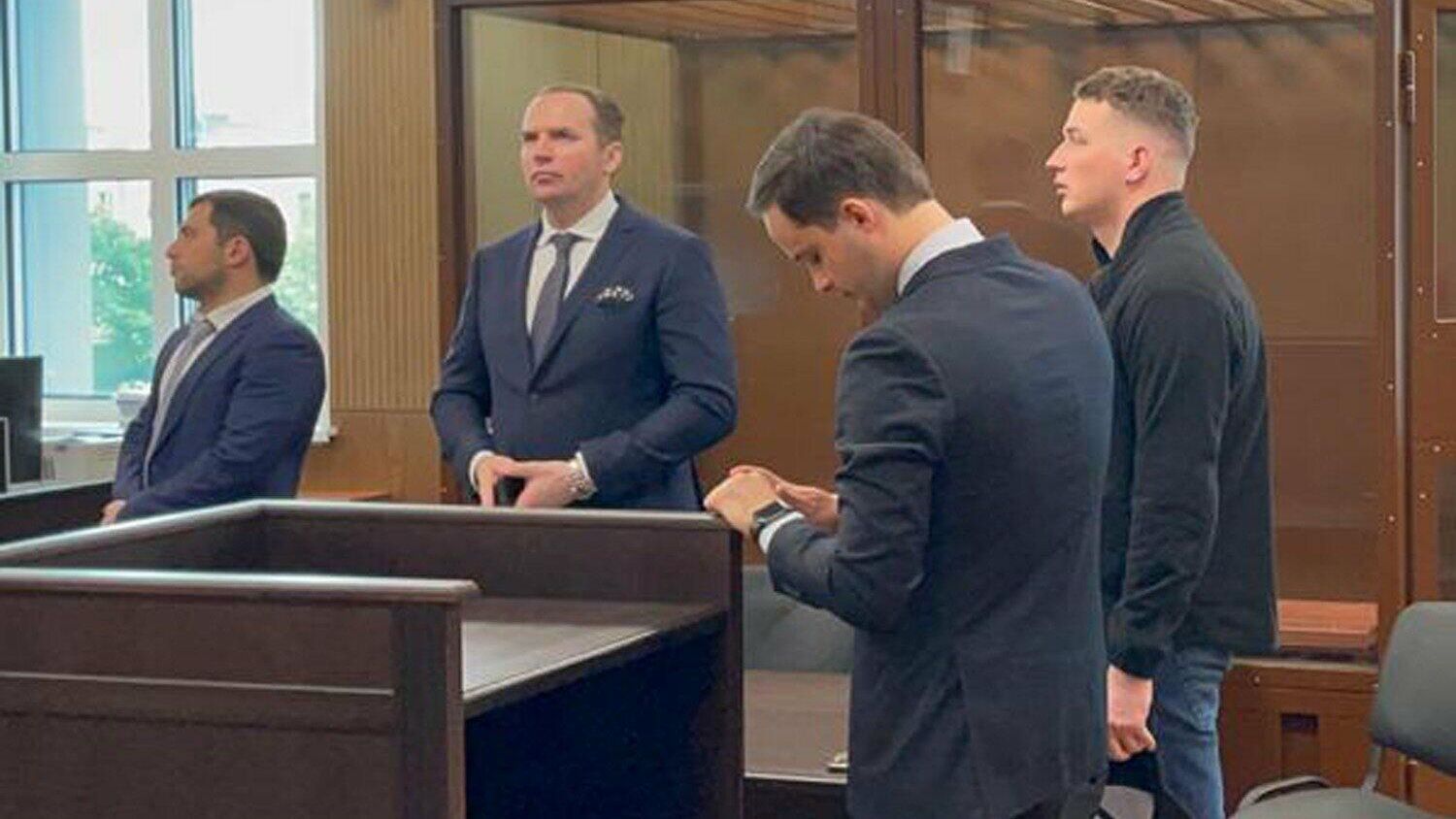 Суд продлил срок запрета ночевать вне дома блогеру Эдварду Билу Суд продлил срок запрета ночевать вне дома блогеру Эдварду Билу - РИА Новости, 1920, 31.05.2021