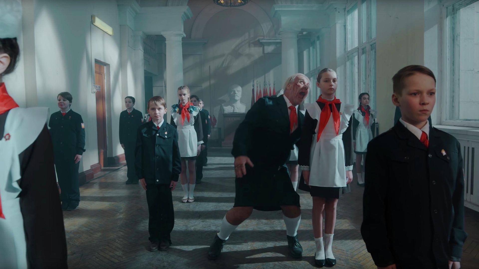 Кадр из клипа Till Lindemann Ich hasse Kinder Кадр из клипа Till Lindemann Ich hasse Kinder - РИА Новости, 1920, 02.06.2021