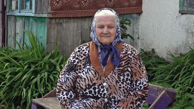 Ветхий дом: пенсионерка каждую ночь боится умереть под завалами Ветхий дом: пенсионерка каждую ночь боится умереть под завалами - РИА Новости, 1920, 01.06.2021