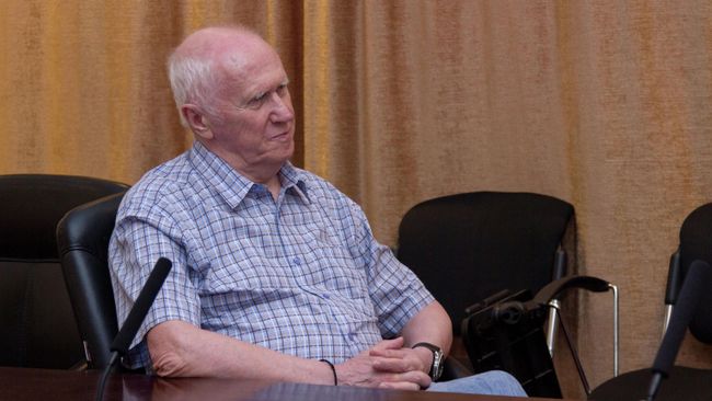 Научный руководитель проектного направления Прорыв Евгений Адамов Научный руководитель проектного направления Прорыв Евгений Адамов