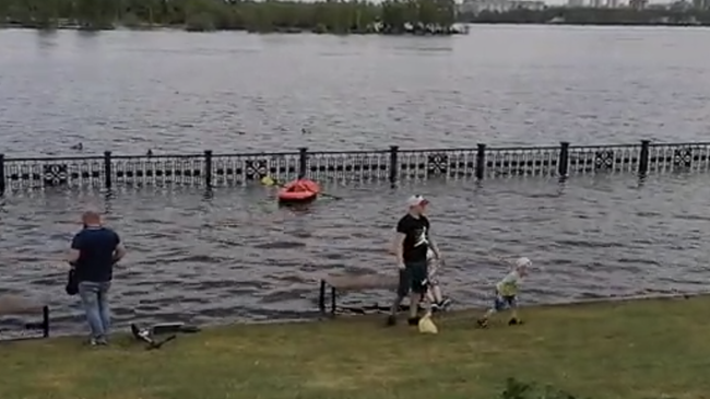 Центральная городская набережная Красноярска. Кадр из видео