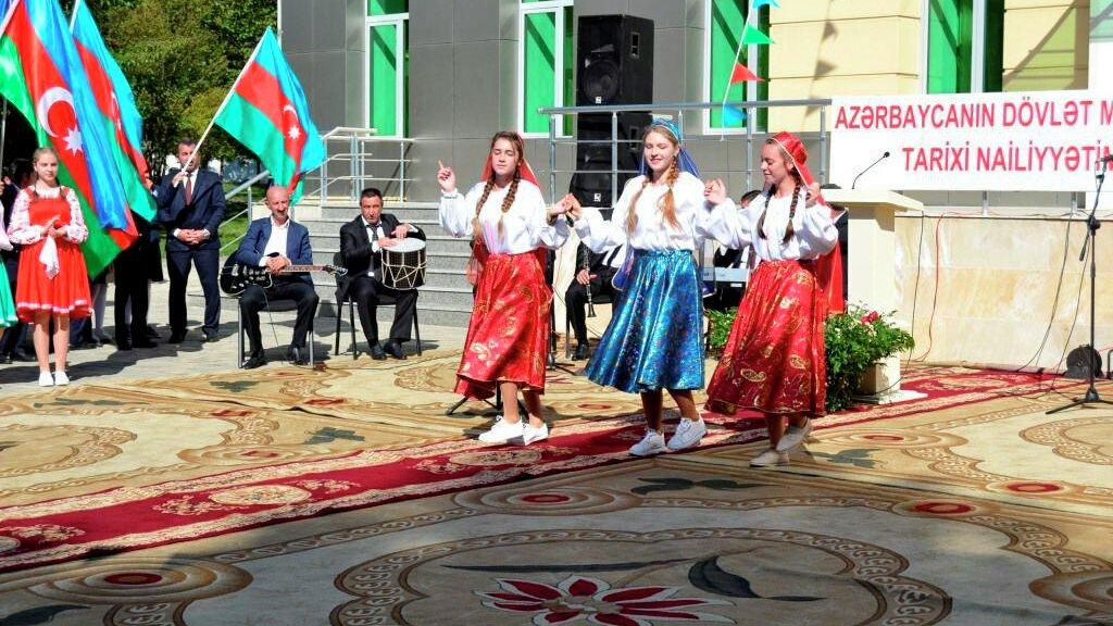 Праздничный концерт в Ивановке Праздничный концерт в Ивановке - РИА Новости, 1920, 06.06.2021