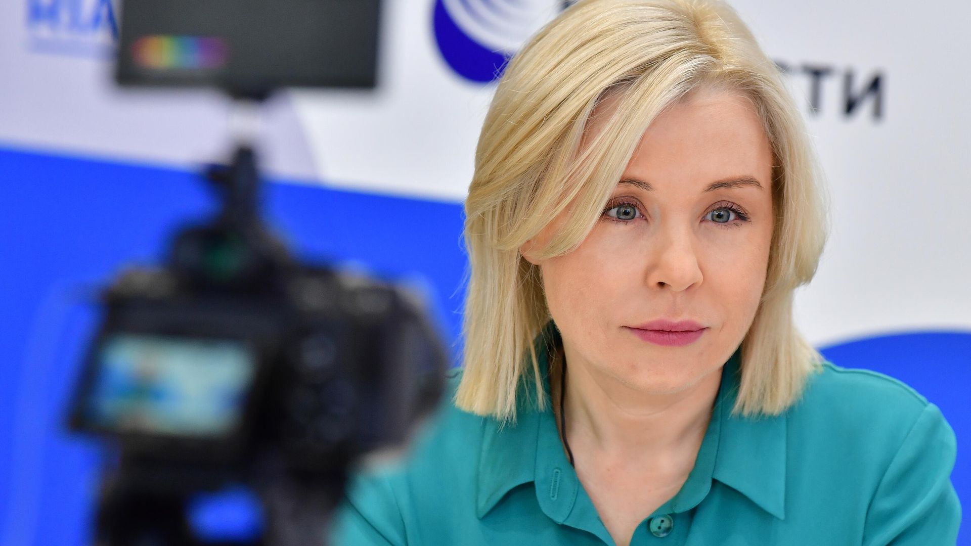 Руководитель Росприроднадзора Светлана Радионова у стенда МИА Россия сегодня на Петербургском международном экономическом форуме - 2021 Руководитель Росприроднадзора Светлана Радионова у стенда МИА Россия сегодня на Петербургском международном экономическом форуме - 2021 - РИА Новости, 1920, 04.06.2021