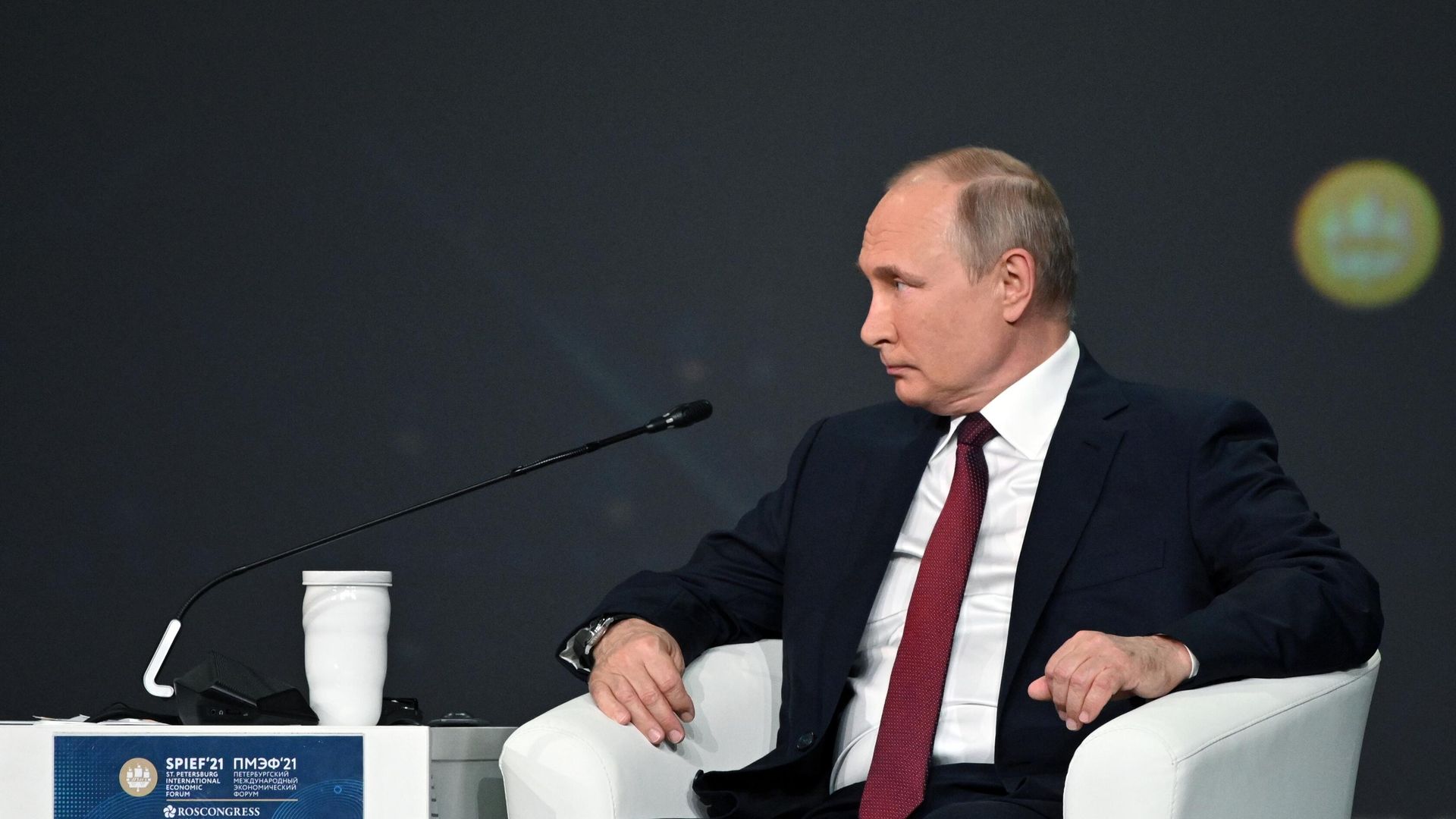 Президент РФ Владимир Путин на пленарном заседании в рамках Петербургского международного экономического форума - 2021 Президент РФ Владимир Путин на пленарном заседании в рамках Петербургского международного экономического форума - 2021 - РИА Новости, 1920, 04.06.2021