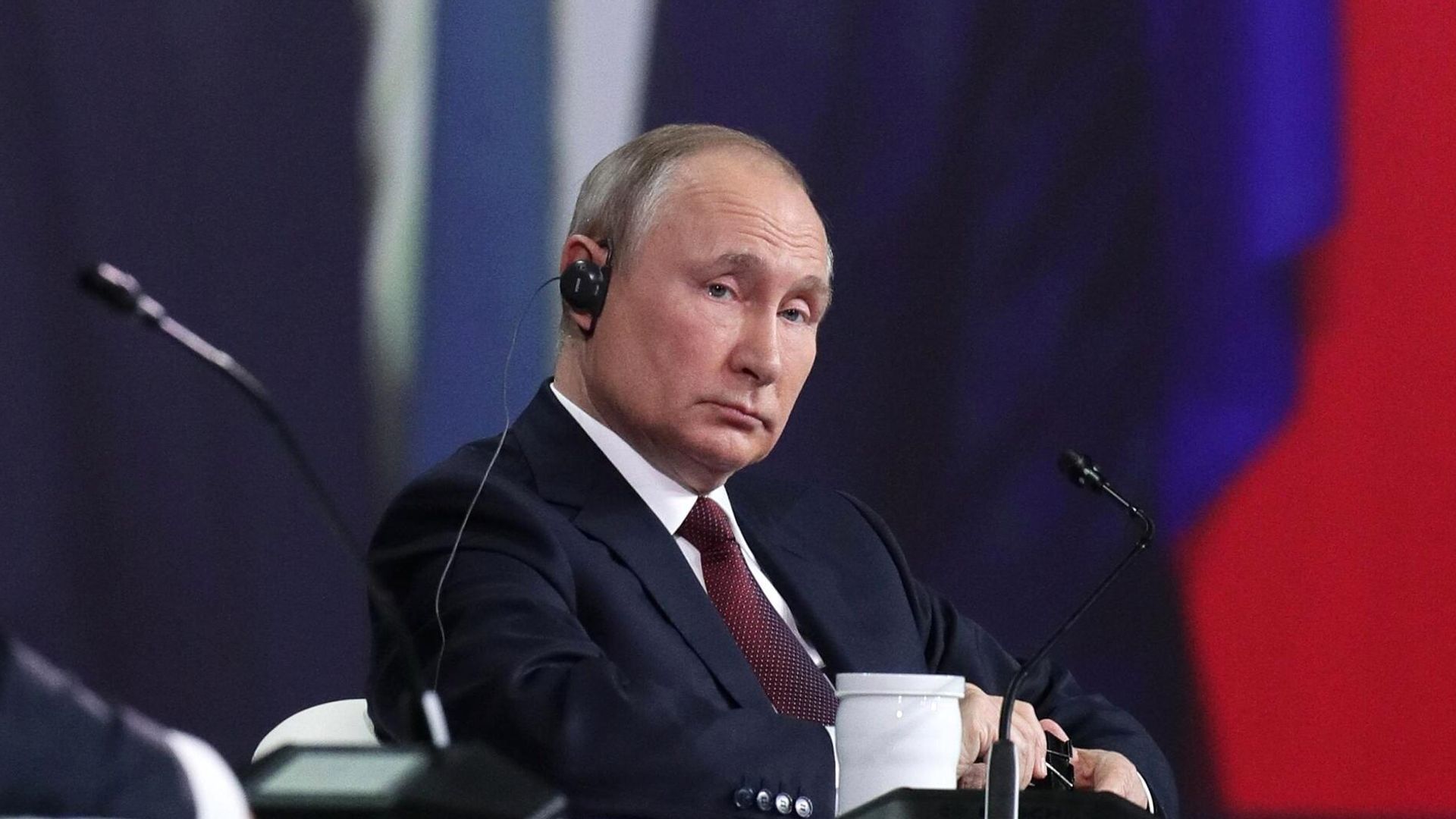 Президент РФ Владимир Путин на пленарном заседании в рамках Петербургского международного экономического форума - 2021 Президент РФ Владимир Путин на пленарном заседании в рамках Петербургского международного экономического форума - 2021 - РИА Новости, 1920, 04.06.2021