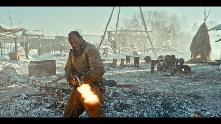 Кадр из фильма Красный призрак Кадр из фильма Красный призрак