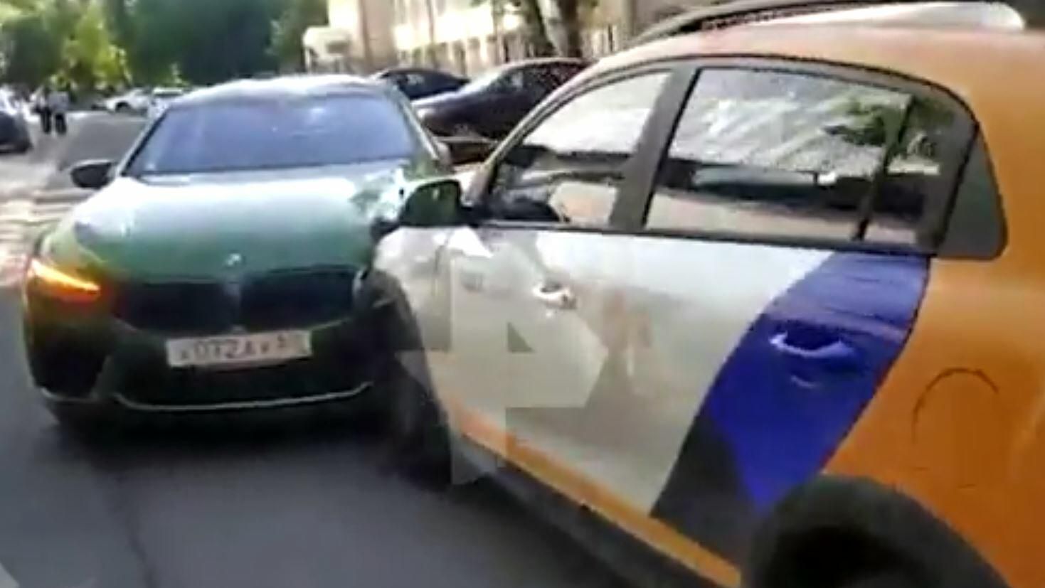 Блогер Михаил Литвин попал в ДТП на западе Москвы Блогер Михаил Литвин попал в ДТП на западе Москвы - РИА Новости, 1920, 05.06.2021