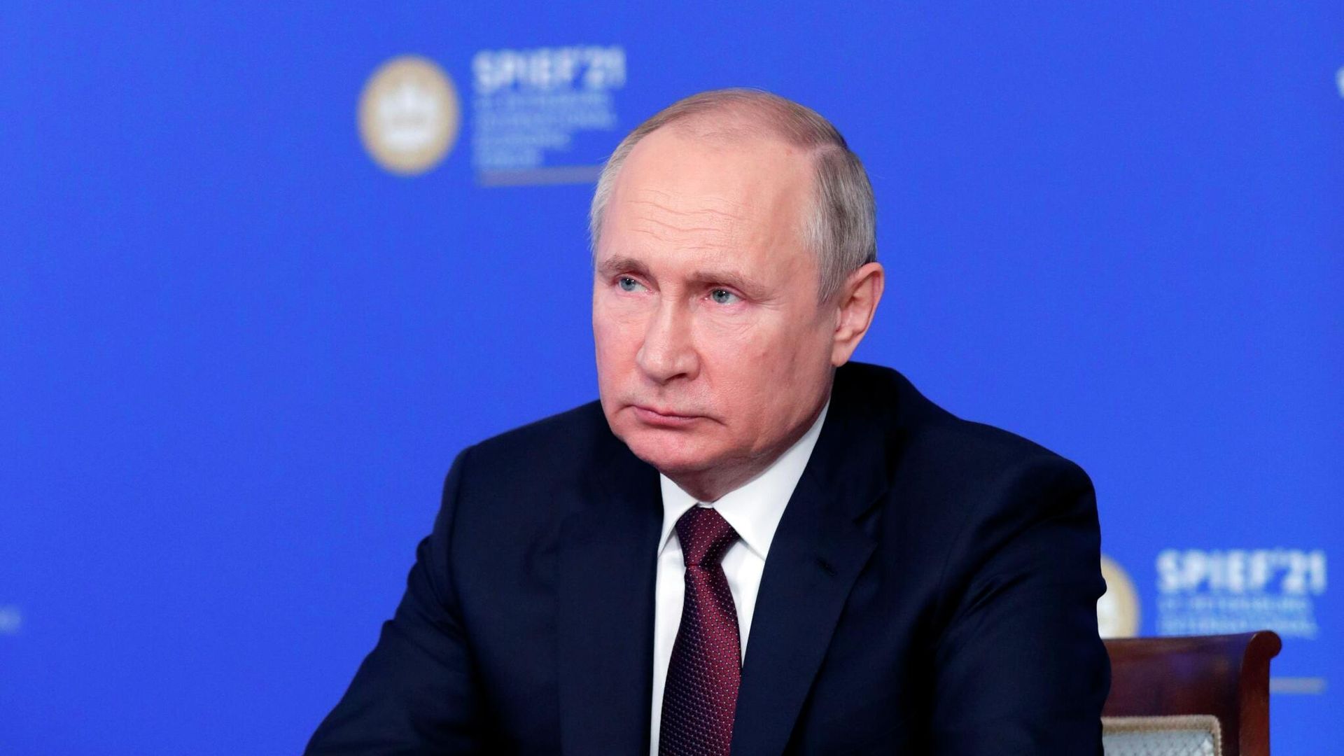 Президент РФ Владимир Путин во время встречи в режиме видеоконференции с экспертным советом РФПИ, лидерами международного инвестиционного сообщества и представителями иностранных компаний  производителей вакцины Спутник V - РИА Новости, 1920, 05.06.2021