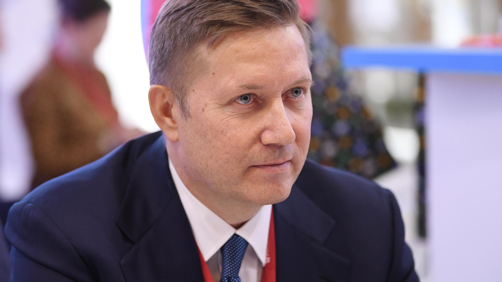 Генеральный директор корпорации Туризм.РФ Сергей Суханов у стенда МИА Россия сегодня на Петербургском международном экономическом форуме - 2021 - РИА Новости, 1920, 05.06.2021