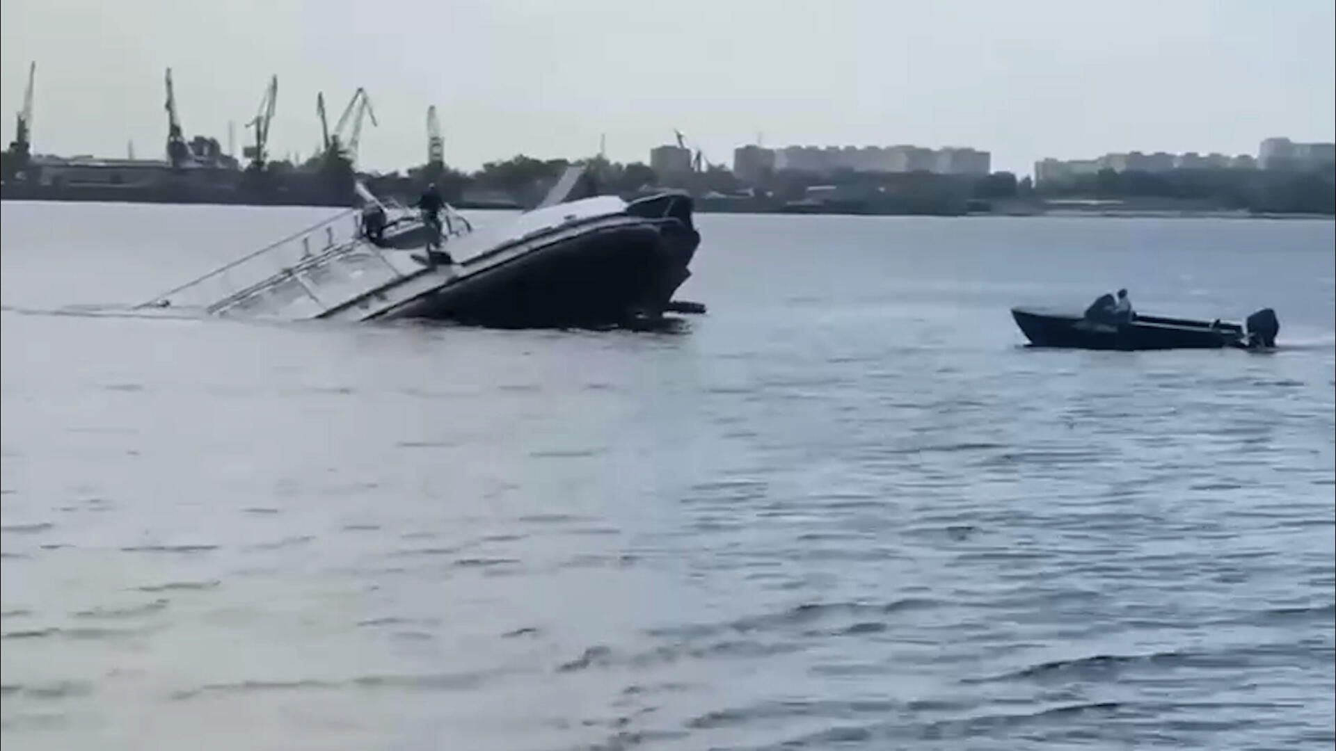 Кадры тонущего теплохода Барракуда на Волге Кадры тонущего теплохода Барракуда на Волге - РИА Новости, 1920, 05.06.2021