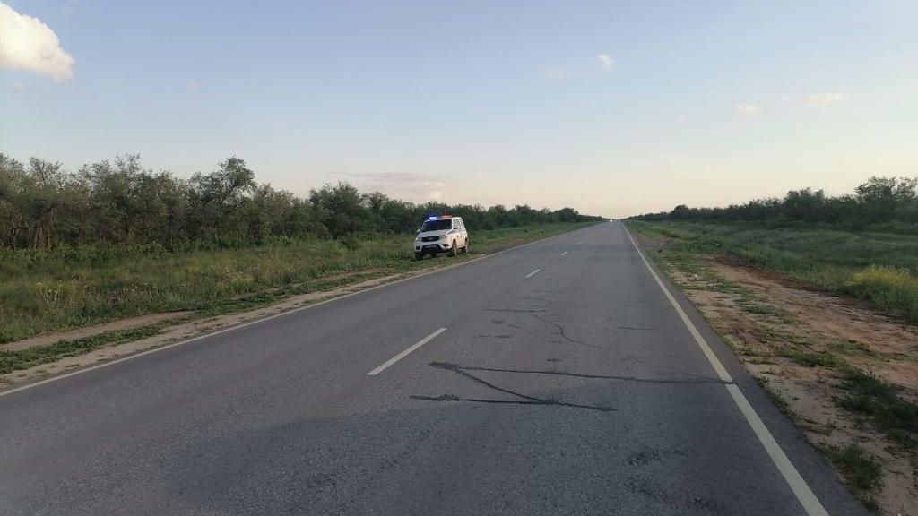 Автомобиль опрокинулся в кювет под Волгоградом Автомобиль опрокинулся в кювет под Волгоградом - РИА Новости, 1920, 06.06.2021