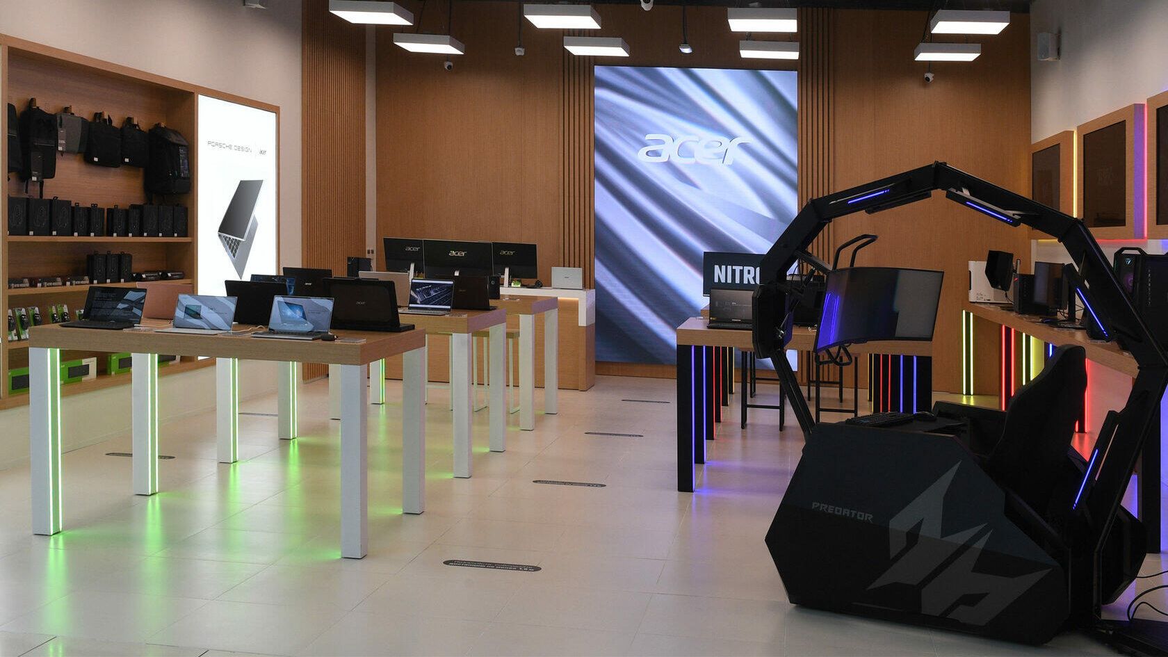 Фирменный магазин Acer Фирменный магазин Acer - РИА Новости, 1920, 08.04.2022