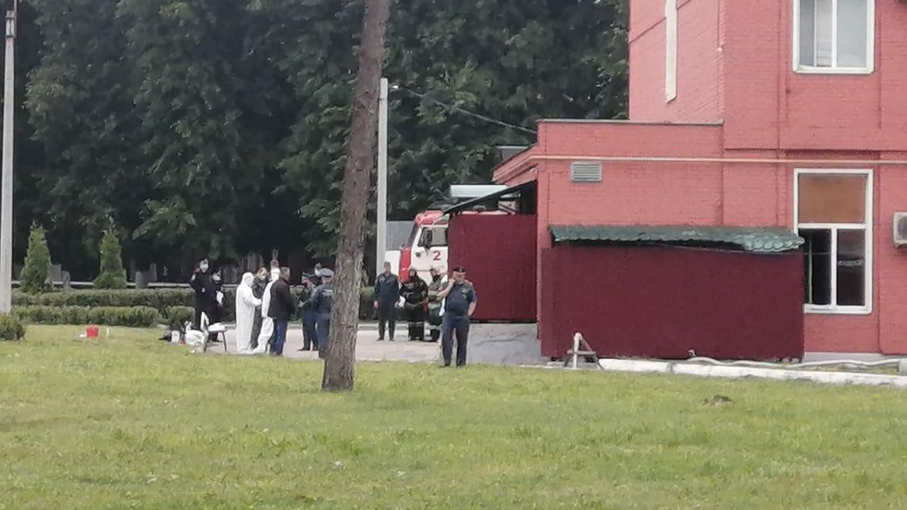 Сотрудники МЧС России на месте пожара в больнице имени Семашко в Рязани Сотрудники МЧС России на месте пожара в больнице имени Семашко в Рязани - РИА Новости, 1920, 09.06.2021