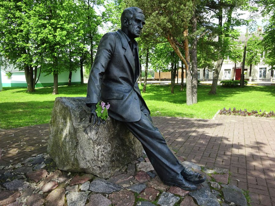 Памятник Зиновию Гердту Памятник Зиновию Гердту