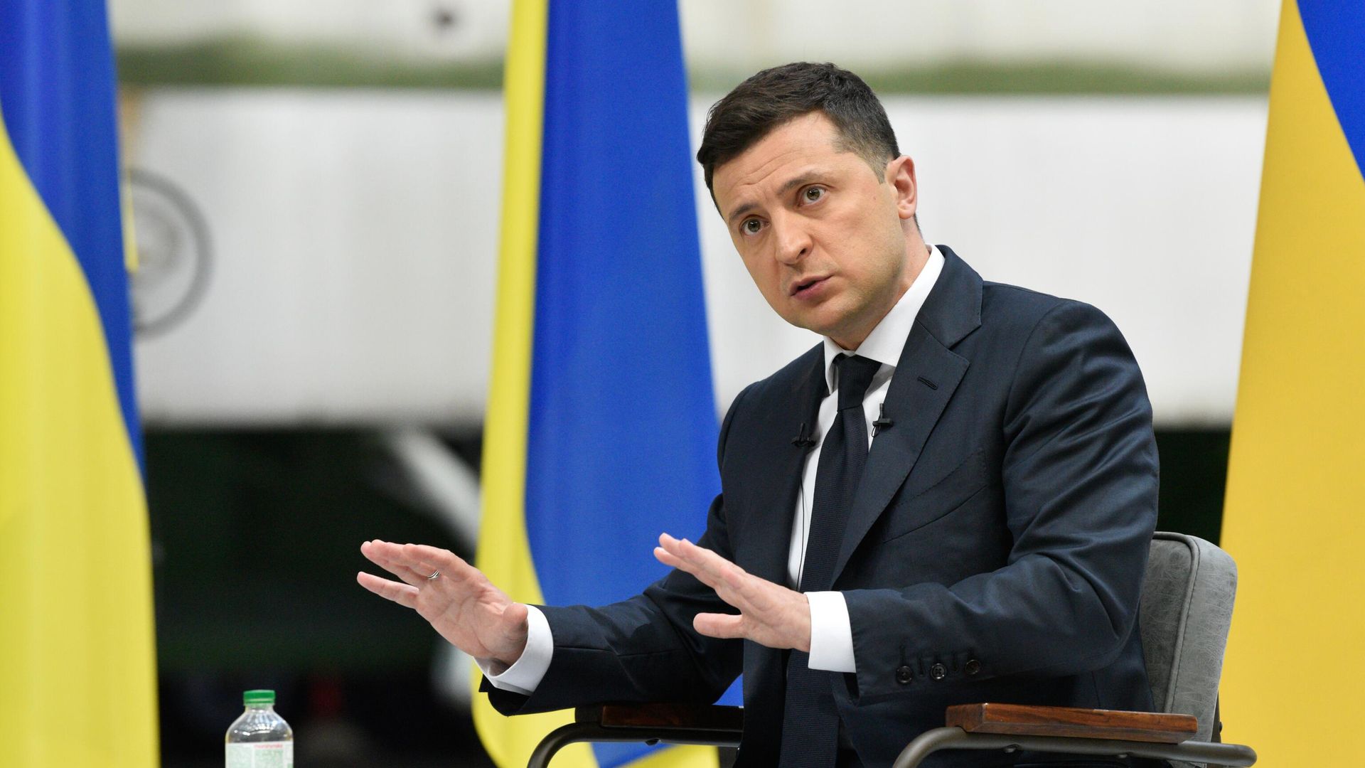 Президент Украины Владимир Зеленский во время пресс-конференции по итогам двух лет пребывания в должности главы государства Президент Украины Владимир Зеленский во время пресс-конференции по итогам двух лет пребывания в должности главы государства - РИА Новости, 1920, 22.08.2021