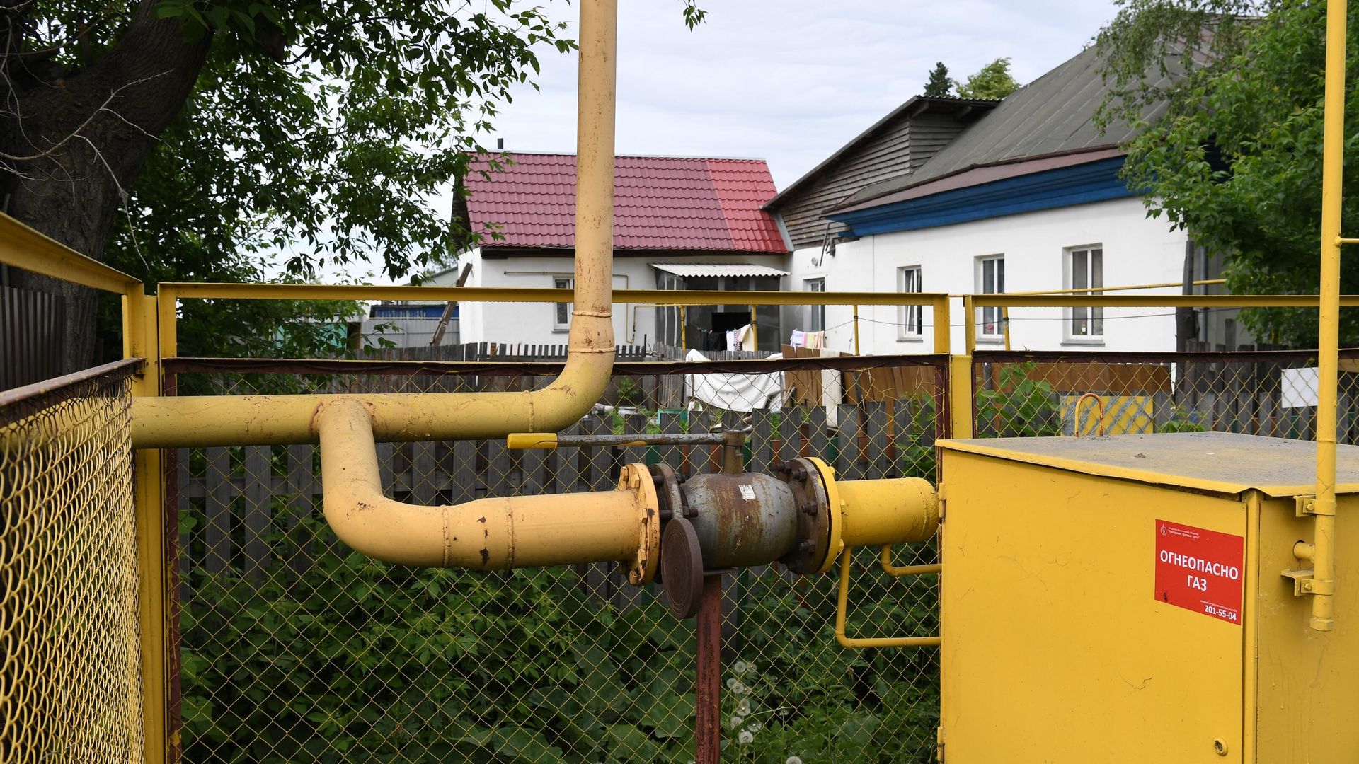 Газораспределительное устройство в секторе малоэтажной жилой застройки на окраине Новосибирска. Газораспределительное устройство в секторе малоэтажной жилой застройки на окраине Новосибирска. - РИА Новости, 1920, 14.02.2022