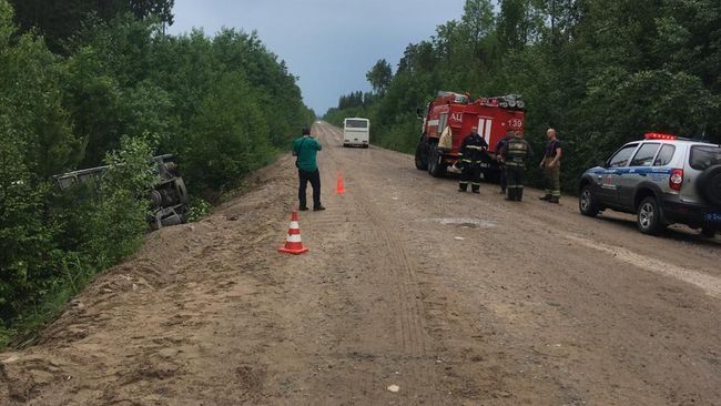 На месте ДТП с пассажирским автобусом в Ленинградской области