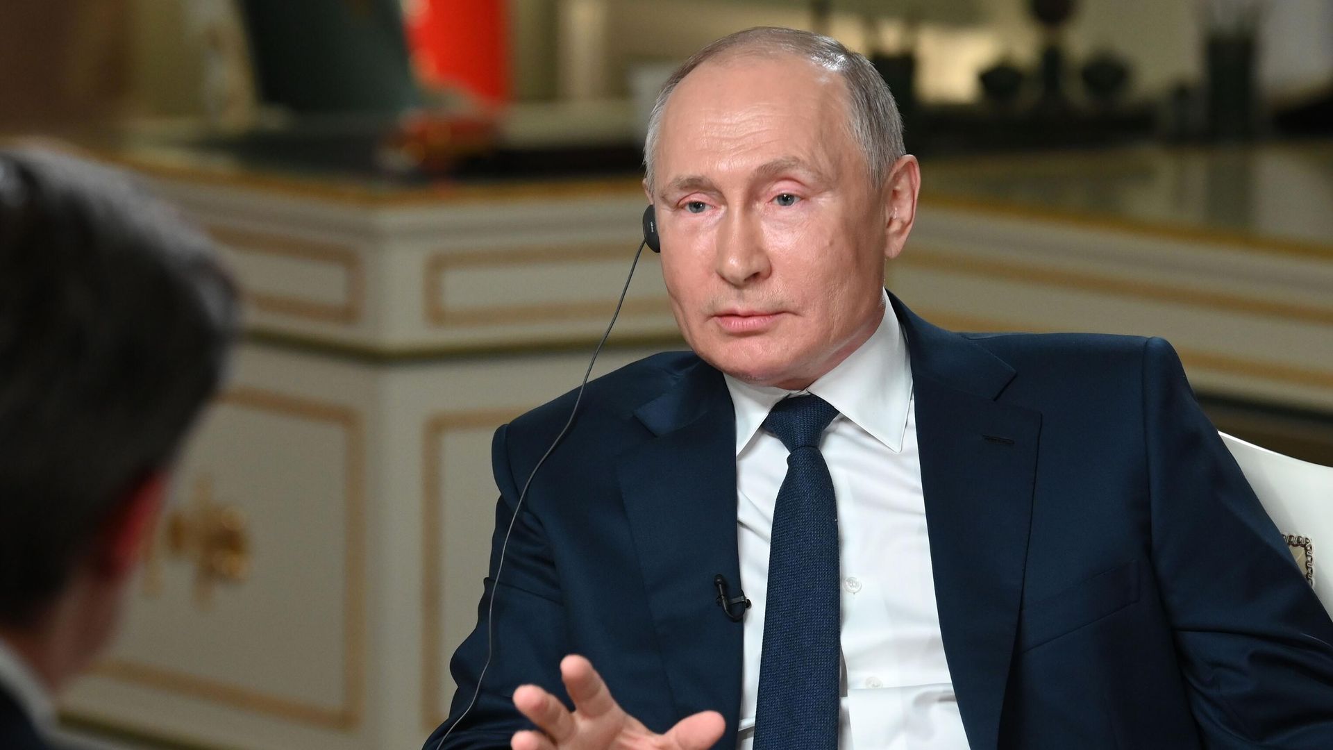 Президент РФ Владимир Путин отвечает на вопросы журналиста телекомпании NBC Кира Симмонса Президент РФ Владимир Путин отвечает на вопросы журналиста телекомпании NBC Кира Симмонса - РИА Новости, 1920, 14.06.2021
