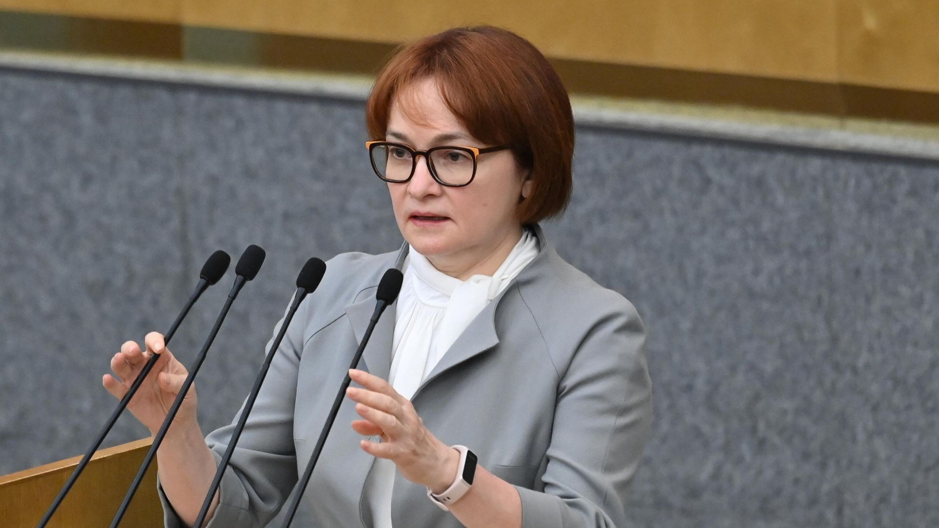 Председатель Центрального банка РФ Эльвира Набиуллина выступает на пленарном заседании Государственной Думы РФ Председатель Центрального банка РФ Эльвира Набиуллина выступает на пленарном заседании Государственной Думы РФ - РИА Новости, 1920, 30.10.2025