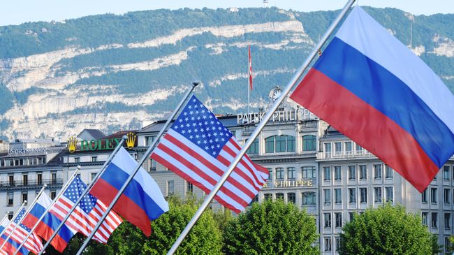 Флаги России и США