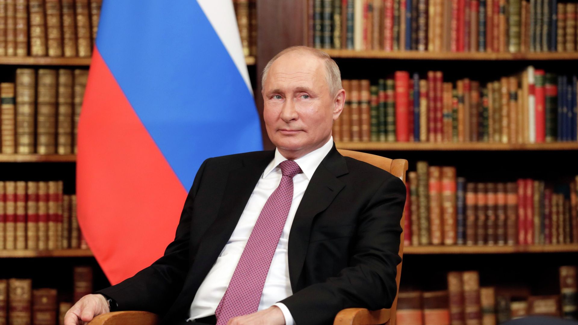 Президент РФ Владимир Путин во время встречи с президентом США Джо Байденом на вилле Ла Гранж Президент РФ Владимир Путин во время встречи с президентом США Джо Байденом на вилле Ла Гранж - РИА Новости, 1920, 16.06.2021