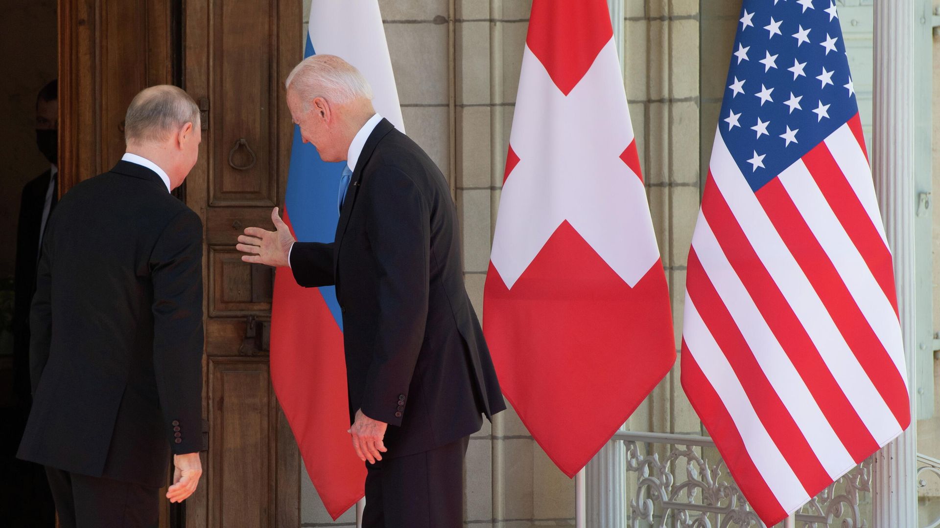 Президент РФ Владимир Путин и президент США Джо Байден во время встречи на вилле Ла Гранж в Женеве Президент РФ Владимир Путин и президент США Джо Байден во время встречи на вилле Ла Гранж в Женеве - РИА Новости, 1920, 16.06.2021