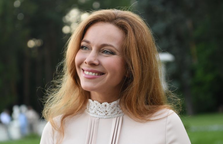 Актриса Екатерина Гусева перед началом ХХХ церемонии вручения первой театральной премии Хрустальная Турандот Актриса Екатерина Гусева перед началом ХХХ церемонии вручения первой театральной премии Хрустальная Турандот