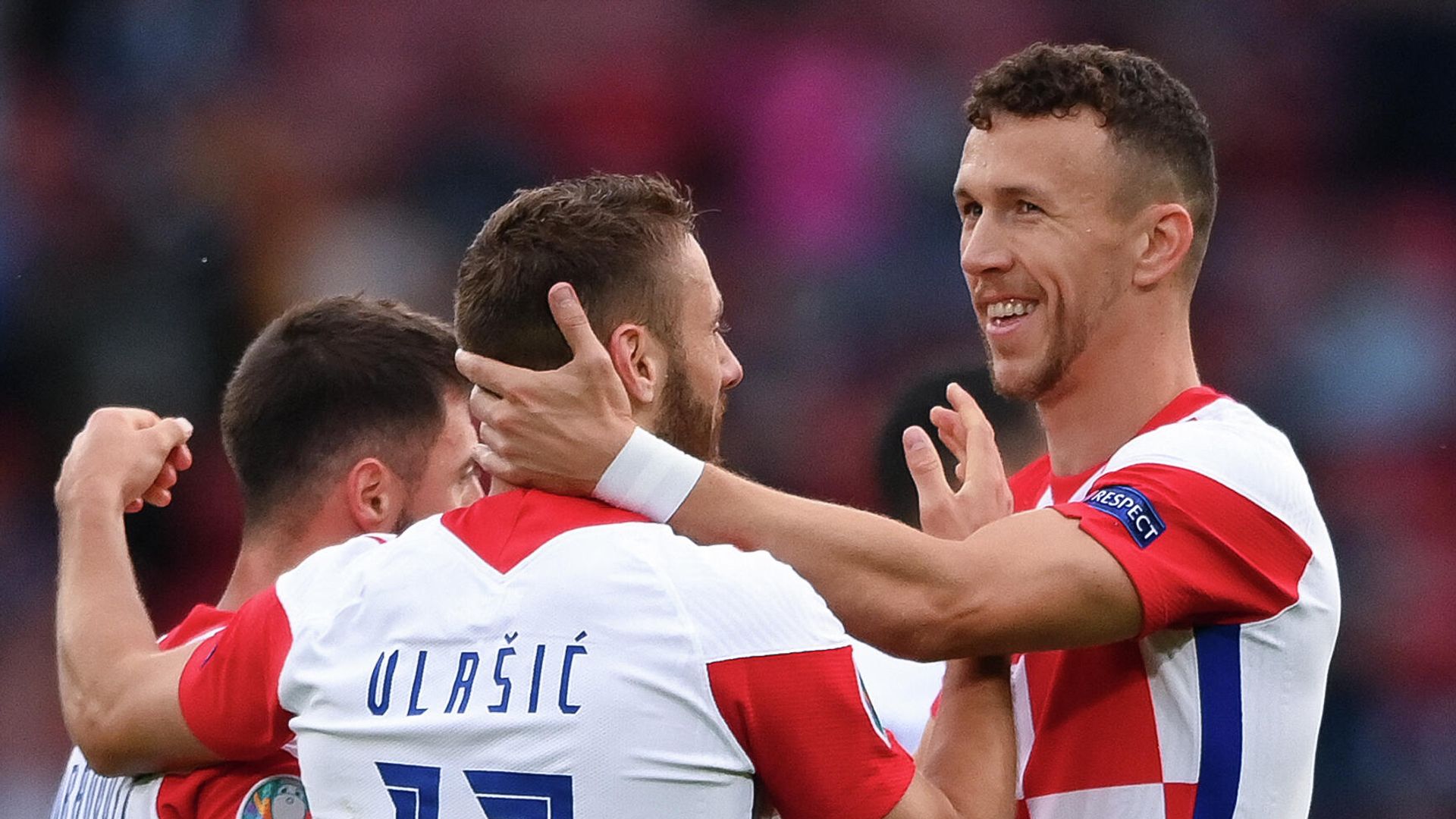 Croatia's midfielder Nikola Vlasic (C) celebrates with teammates after scoring the first goal during the UEFA EURO 2020 Group D football match between Croatia and Scotland at Hampden Park in Glasgow on June 22, 2021. (Photo by Stu Forster / POOL / AFP) Croatia's midfielder Nikola Vlasic (C) celebrates with teammates after scoring the first goal during the UEFA EURO 2020 Group D football match between Croatia and Scotland at Hampden Park in Glasgow on June 22, 2021. (Photo by Stu Forster / POOL / AFP) - РИА Новости, 1920, 22.06.2021