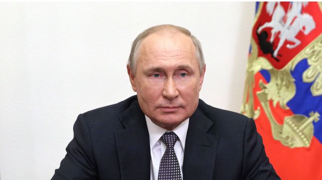Президент РФ Владимир Путин выступает с видеообращением к участникам и гостям IX Московской конференции по международной безопасности