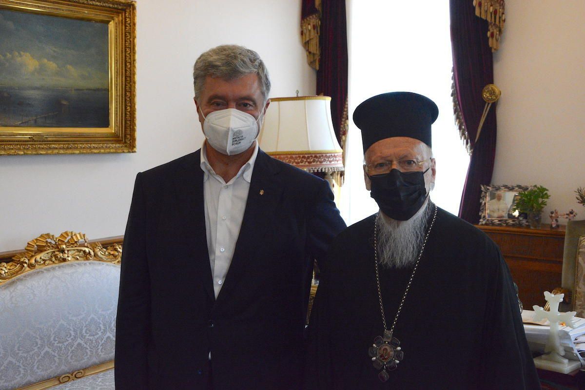 Встреча патриарха Варфоломея с Петром Порошенко на Фанаре. 20 июня 2021 Встреча патриарха Варфоломея с Петром Порошенко на Фанаре. 20 июня 2021 - РИА Новости, 1920, 24.06.2021