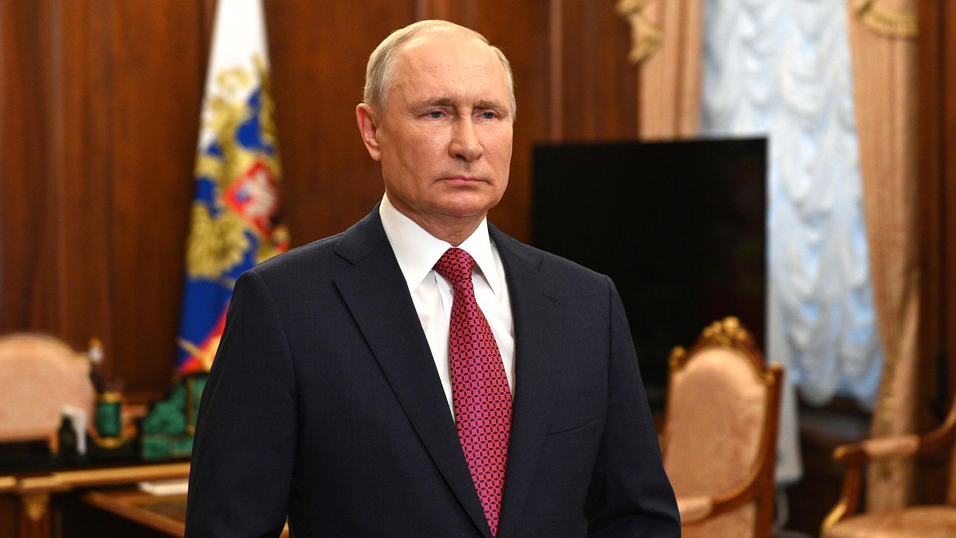 Президент РФ Владимир Путин во время видеообращения к выпускникам школ - РИА Новости, 1920, 26.06.2021