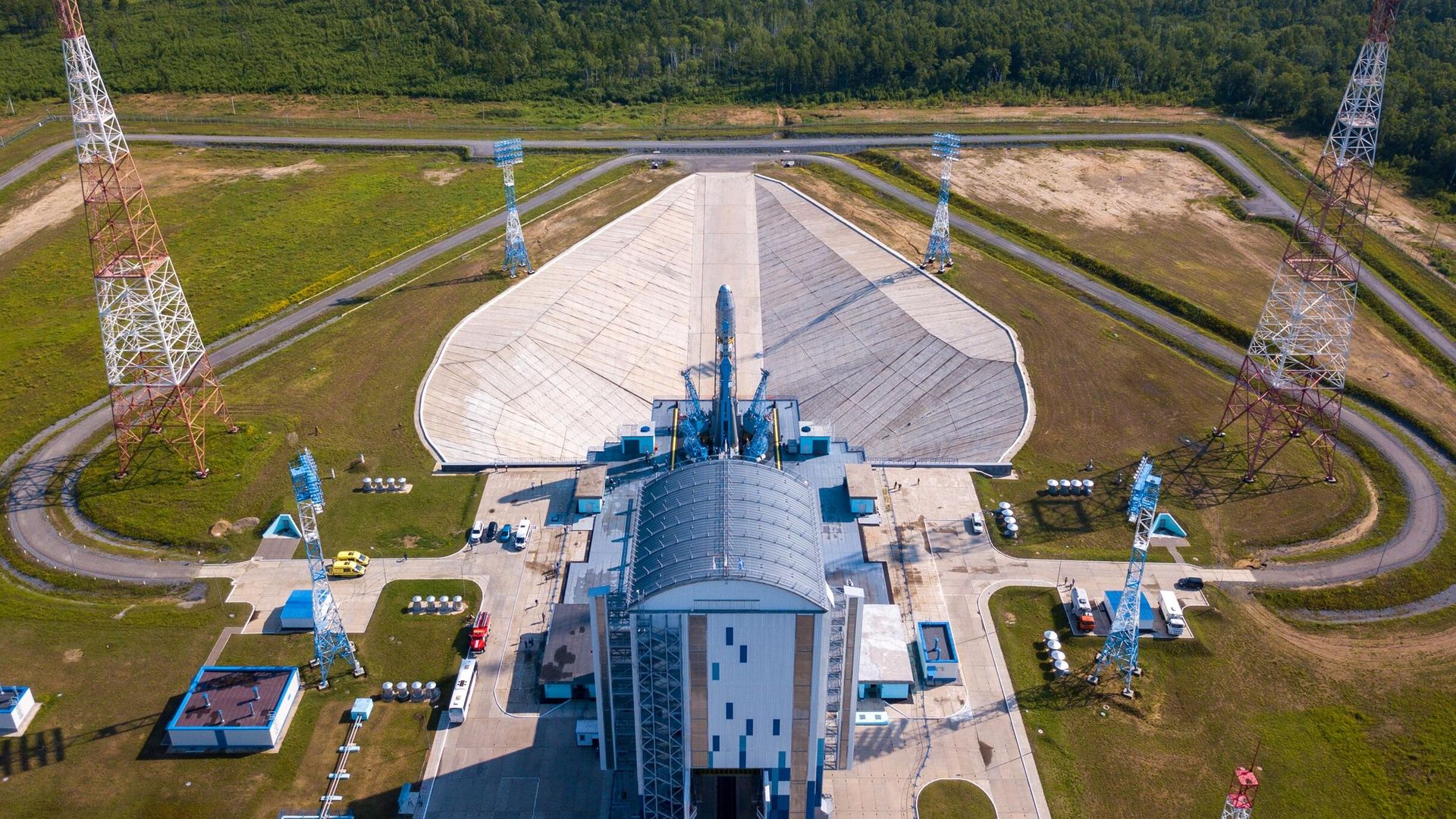 РН Союз-2.1б установлена на стартовом столе космодрома Восточный РН Союз-2.1б установлена на стартовом столе космодрома Восточный - РИА Новости, 1920, 05.04.2022