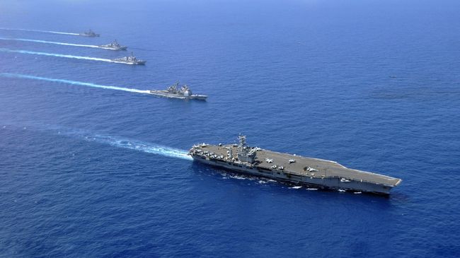 Авианосная группа 7-го флота ВМС США в Южно-Китайском море. Архивное фото Авианосная группа 7-го флота ВМС США в Южно-Китайском море. Архивное фото