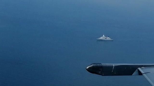 Фрегат Нидерландов двигается в сторону Керченского пролива. Кадры Минобороны Фрегат Нидерландов двигается в сторону Керченского пролива. Кадры Минобороны - РИА Новости, 1920, 29.06.2021