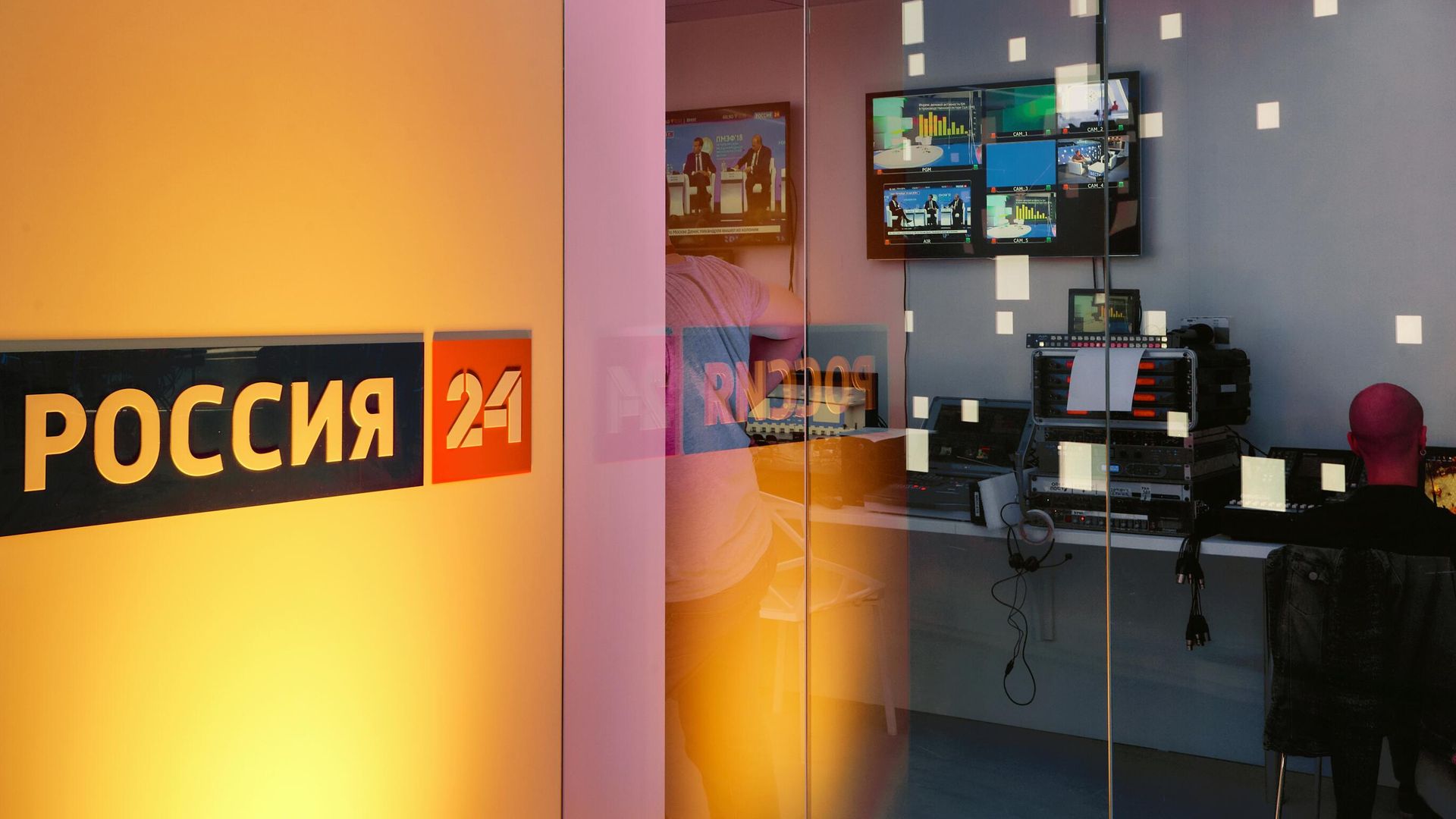 Студия телеканала Россия 24 Студия телеканала Россия 24 - РИА Новости, 1920, 01.07.2021