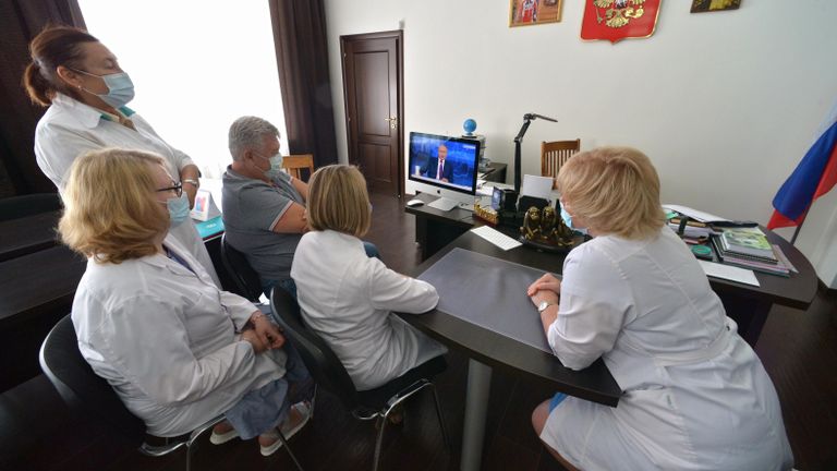 Трансляция прямой линии с президентом РФ В. Путиным Трансляция прямой линии с президентом РФ В. Путиным