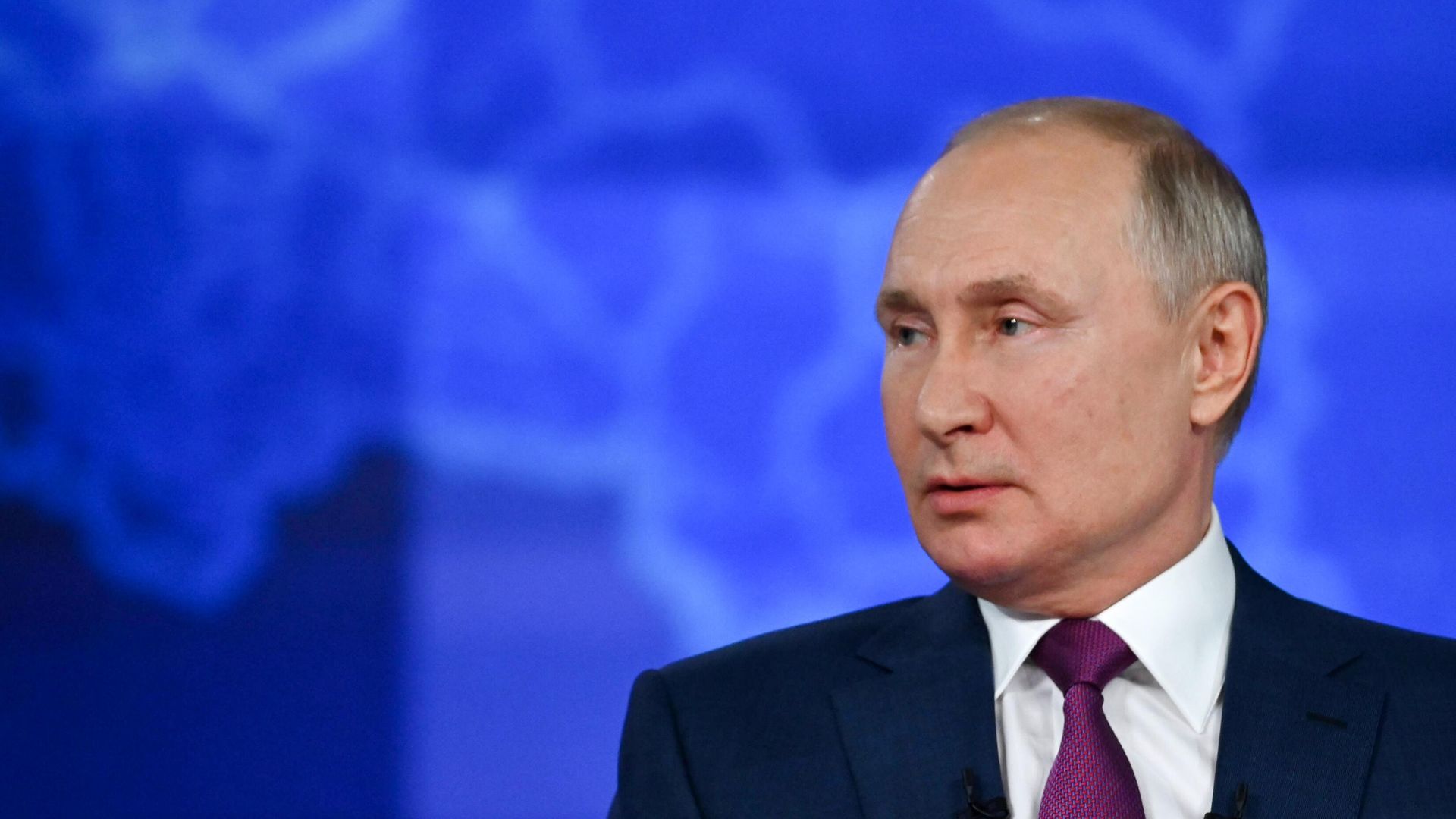 Президент РФ Владимир Путин отвечает на вопросы во время ежегодной специальной программы Прямая линия с Владимиром Путиным Президент РФ Владимир Путин отвечает на вопросы во время ежегодной специальной программы Прямая линия с Владимиром Путиным - РИА Новости, 1920, 30.06.2021