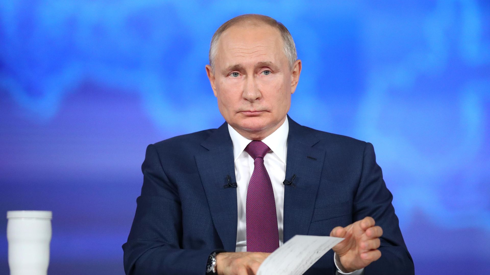 Президент РФ Владимир Путин отвечает на вопросы россиян во время ежегодной специальной программы Прямая линия с Владимиром Путиным Президент РФ Владимир Путин отвечает на вопросы россиян во время ежегодной специальной программы Прямая линия с Владимиром Путиным - РИА Новости, 1920, 01.07.2021