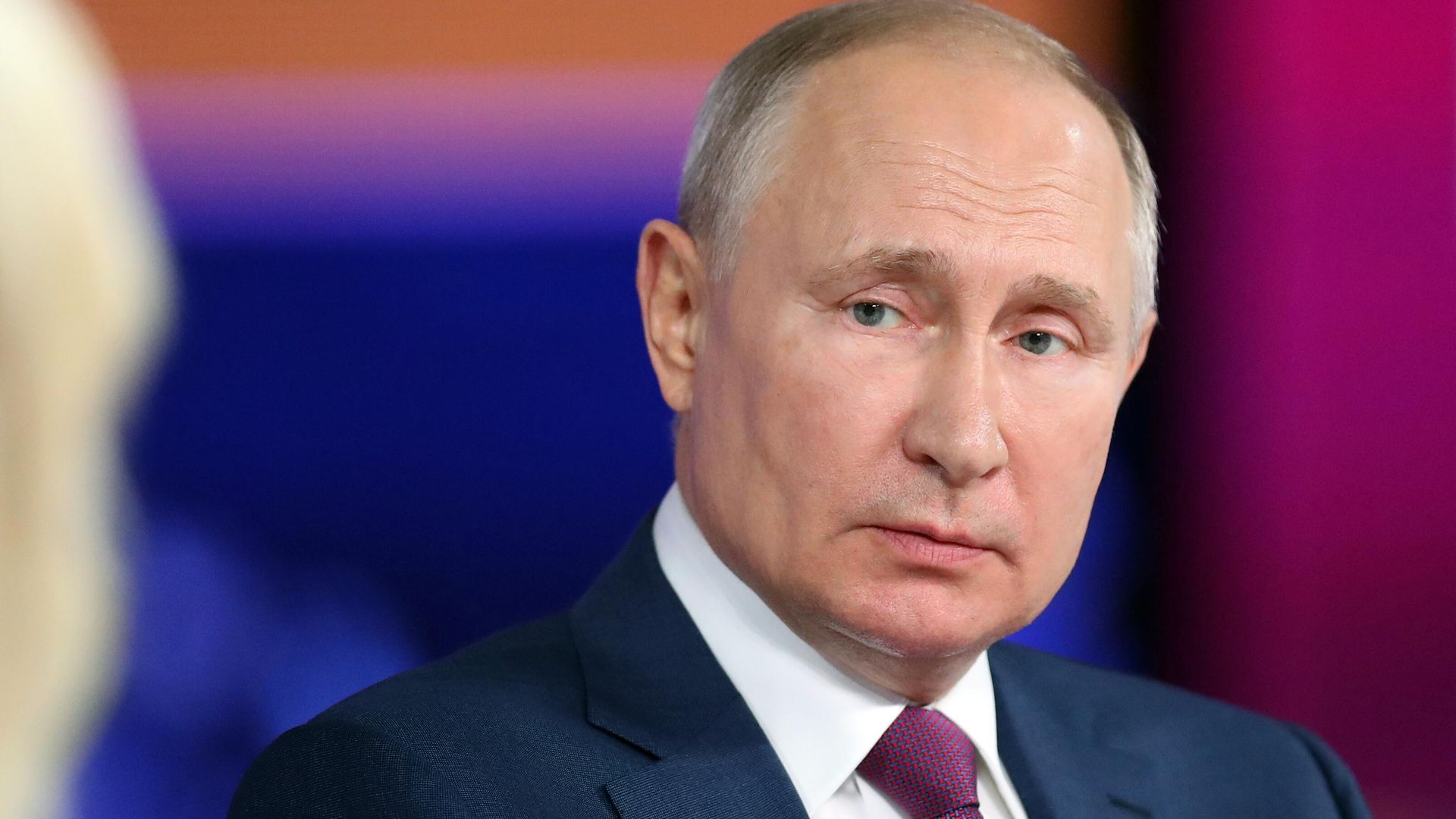 Президент РФ Владимир Путин отвечает на вопросы россиян во время ежегодной специальной программы Прямая линия с Владимиром Путиным Президент РФ Владимир Путин отвечает на вопросы россиян во время ежегодной специальной программы Прямая линия с Владимиром Путиным - РИА Новости, 1920, 30.06.2021