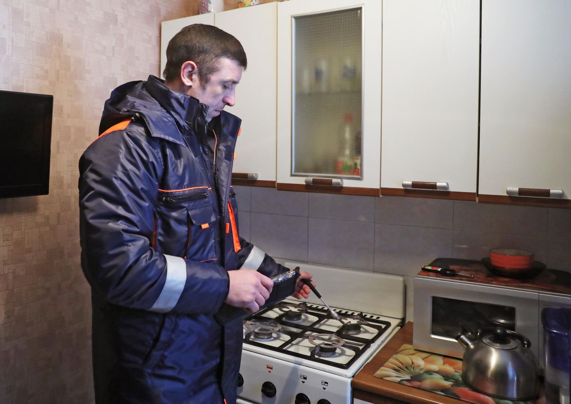 Проверка газового оборудования в жилых домах Проверка газового оборудования в жилых домах - РИА Новости, 1920, 10.11.2021