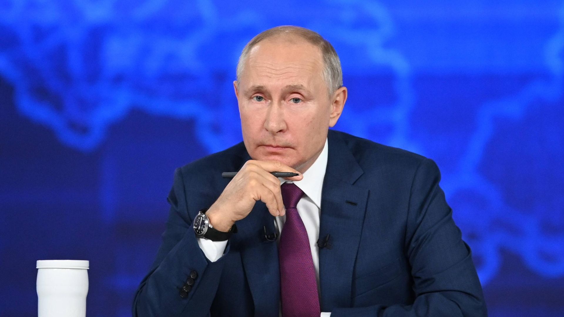 Президент РФ Владимир Путин отвечает на вопросы россиян во время ежегодной специальной программы Прямая линия с Владимиром Путиным - РИА Новости, 1920, 02.06.2022