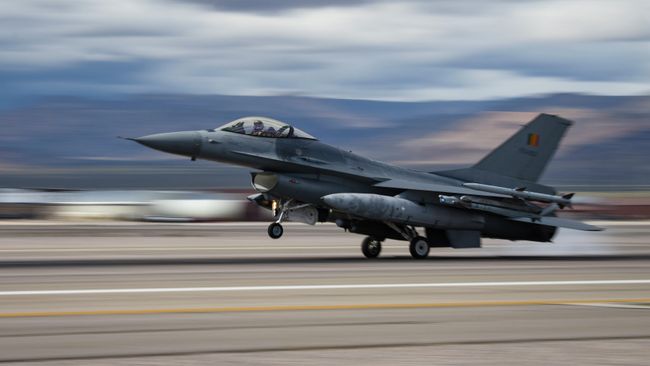 Истребитель F-16