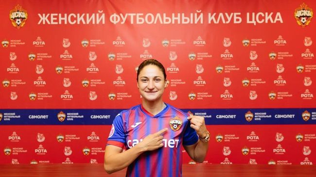Сербская футболистка Невена Дамьянович