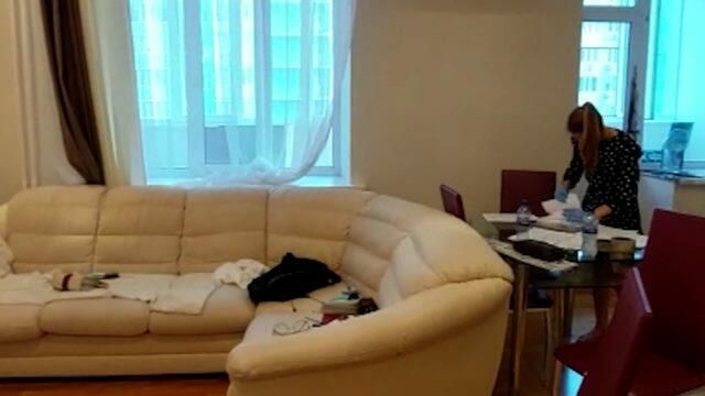 Кадры из квартиры, где нашли убитую Екатерину Сокирскую. Съемка СК Кадры из квартиры, где нашли убитую Екатерину Сокирскую. Съемка СК - РИА Новости, 1920, 03.07.2021